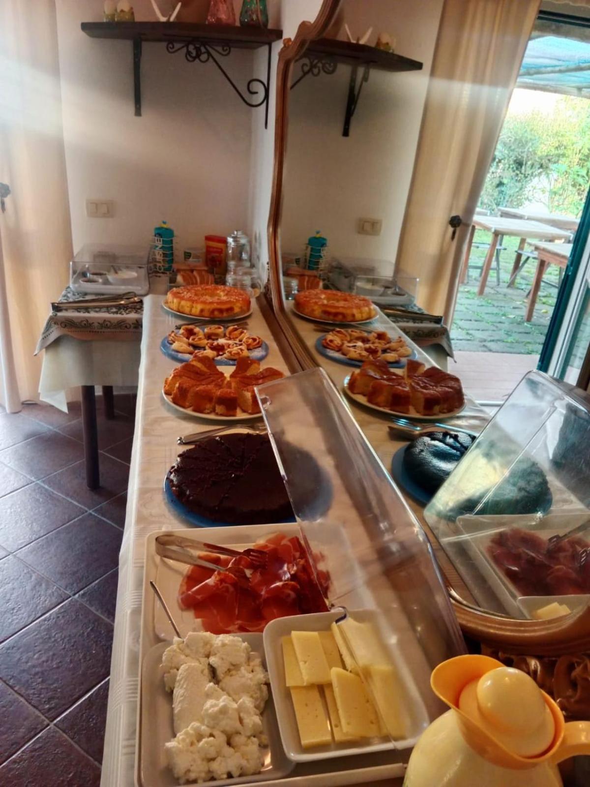 Agriturismo Le Colline Di กาปัลบีโอ ภายนอก รูปภาพ